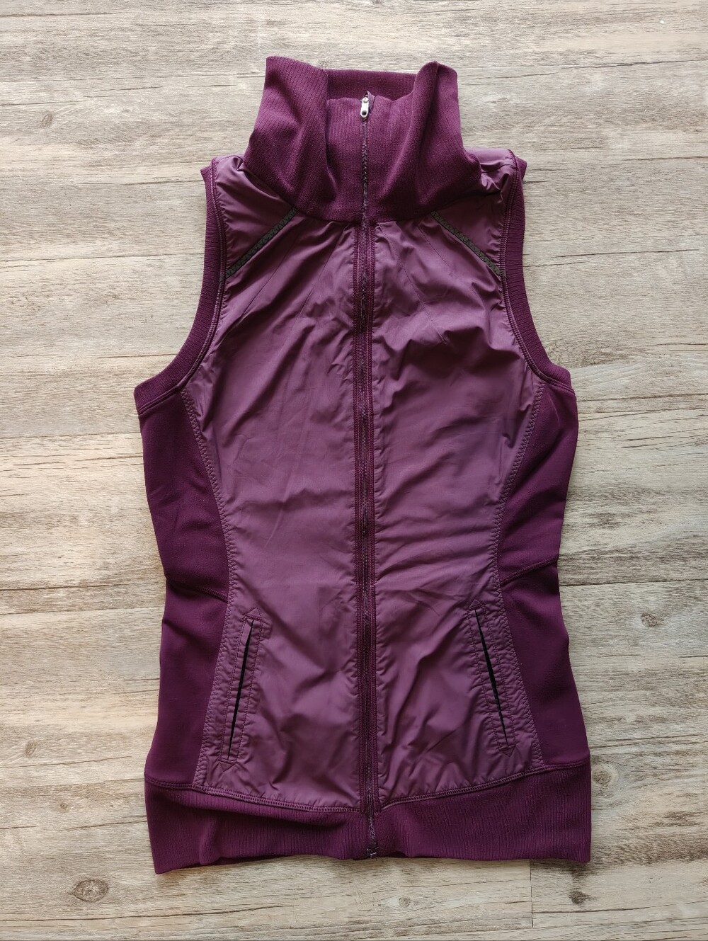 Lululemon Won't Stop VestHyper Stripe Plum / Plum / Plum Size 2 Like New